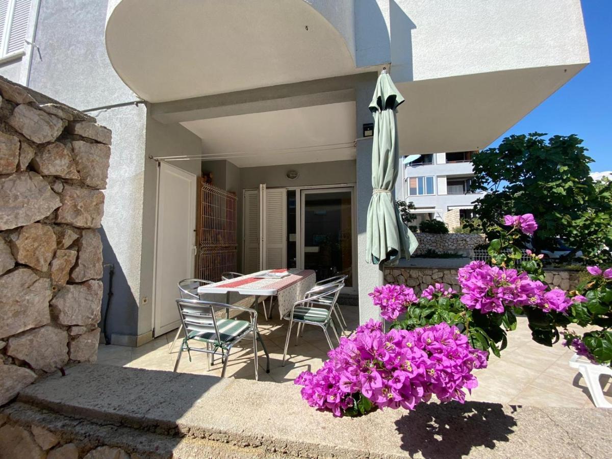 Apartment Dilba Novalja Exterior photo